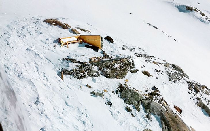 Une avalanche détruit le Mittelaletschbiwak