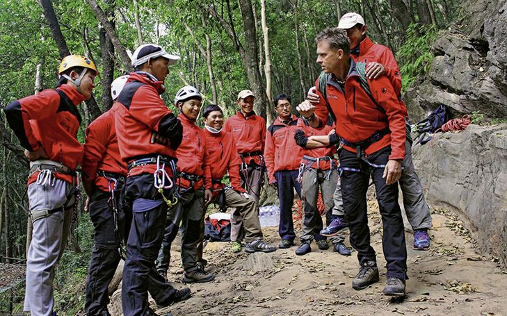 Partenariat avec des guides au Népal