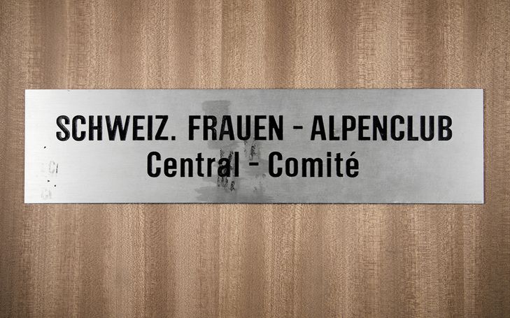 Plaque «Schweiz. Frauen – Alpenclub Central – Comité»