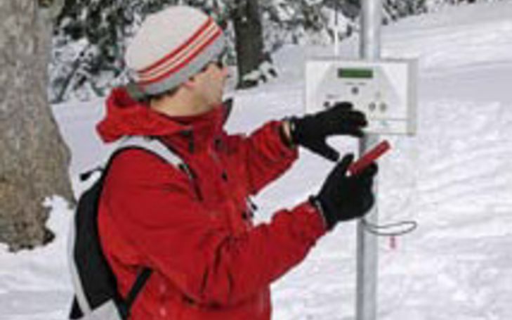 Entraînement à la recherche  de victimes d’avalanche: Les Avalanche Training Centers (ATC)