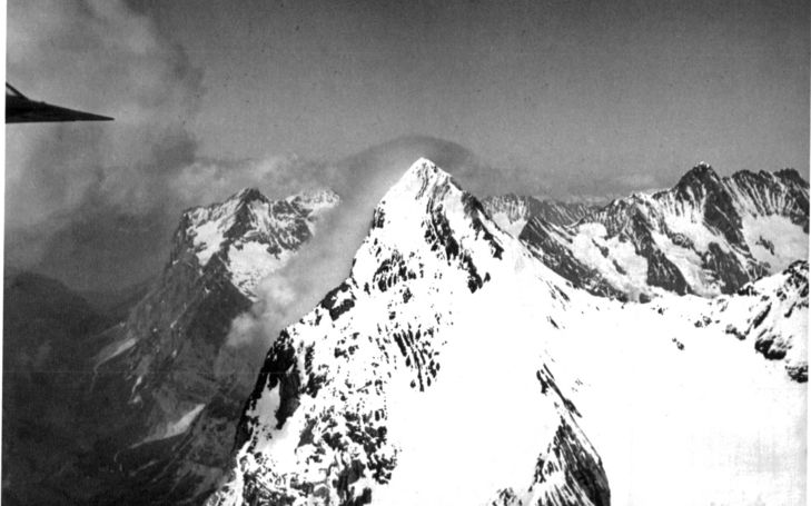 Les variations périodiques des glaciers des Alpes suisses. 54e rapport, 1933