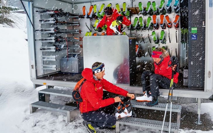 Mobiler Anhänger für Skitouren