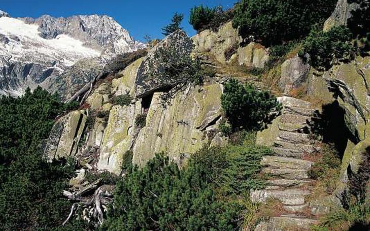 Un siècle d'alpinisme dans les Gelmerhörner (BE)