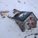 La Trifthütte endommagée par une avalanche