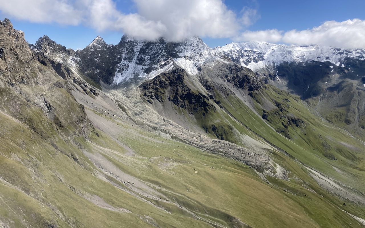 Langue d’un glacier rocheux dans le Val d’Err sous le Piz Bleis Marrscha (GR). 